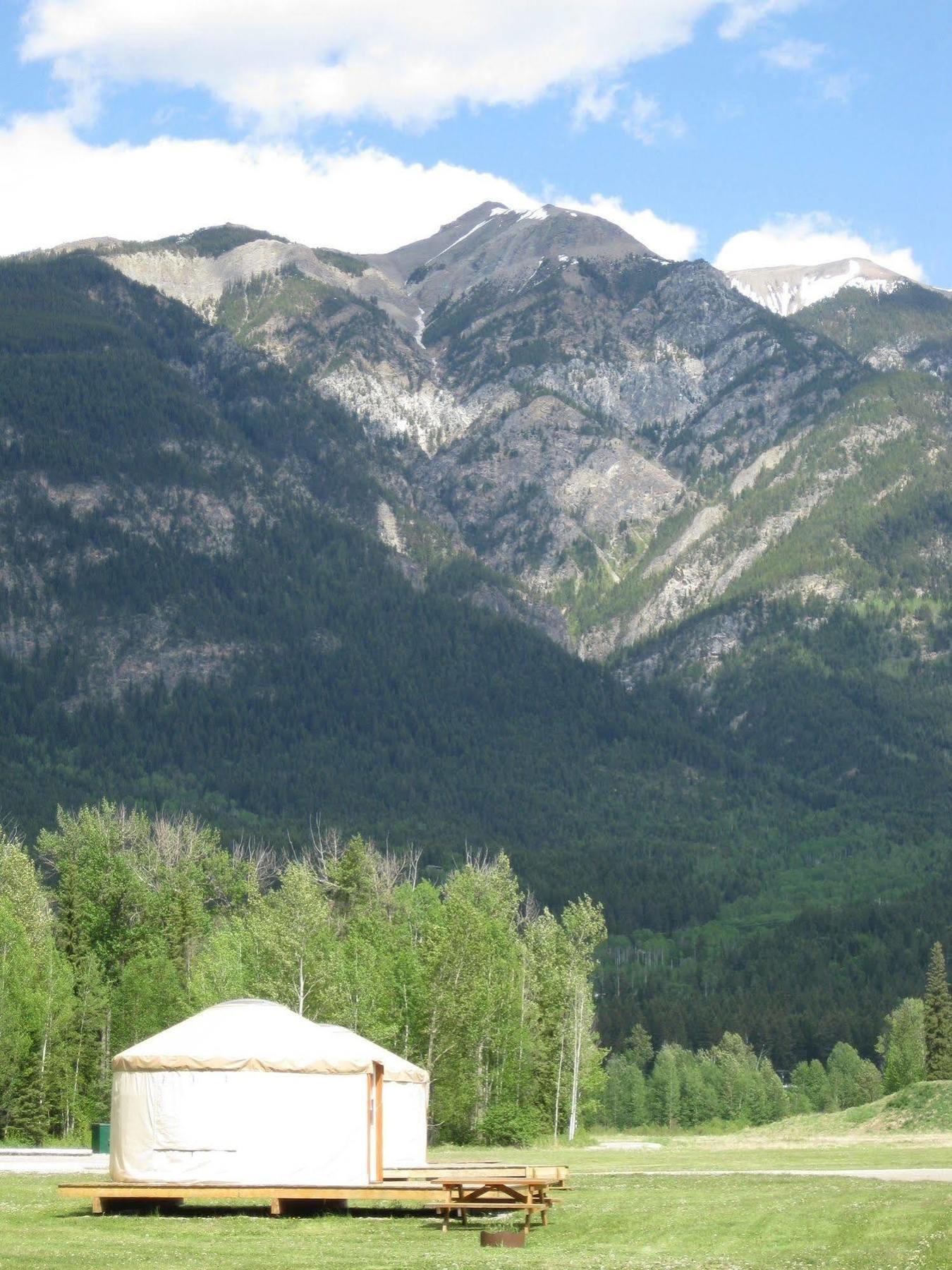 Golden Eco Adventure Ranch Apartment Bagian luar foto